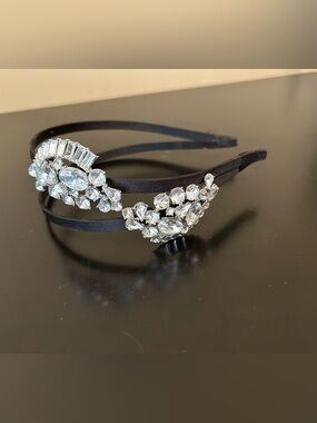 Crystal Embellished Black Headband - Sparkling Rhinestone Accent